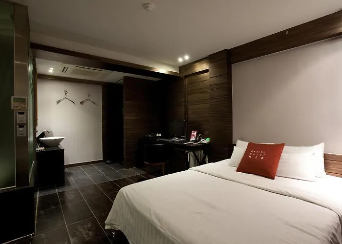 Motel Hip 2*