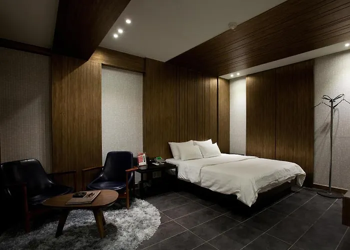 Hip Motel 2*
