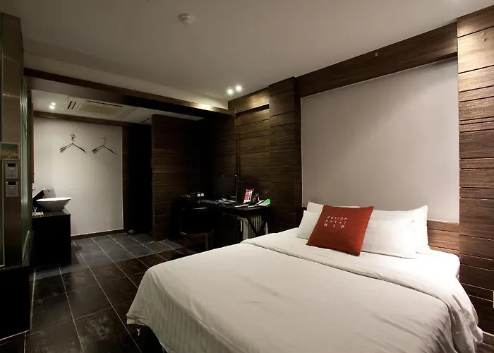 Motel Hip 2*