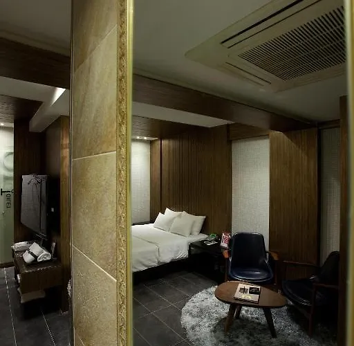 Hip Motel 2*