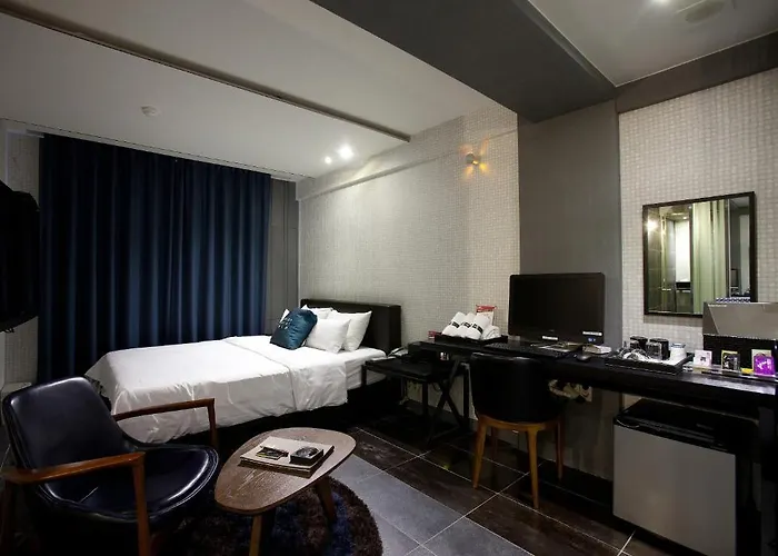 Motel Hip 2*